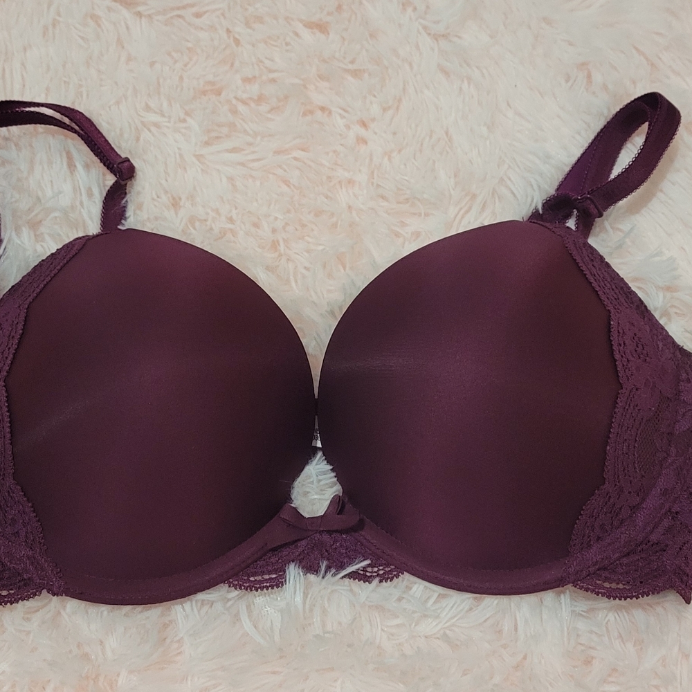 Maroon bra with lace